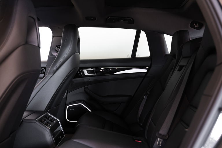 Porsche Panamera 4 E-Hybrid
