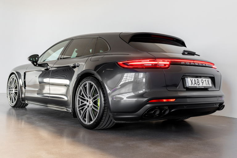 Porsche Panamera 4 E-Hybrid
