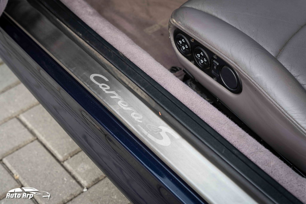 Porsche 993 Carrera 4S