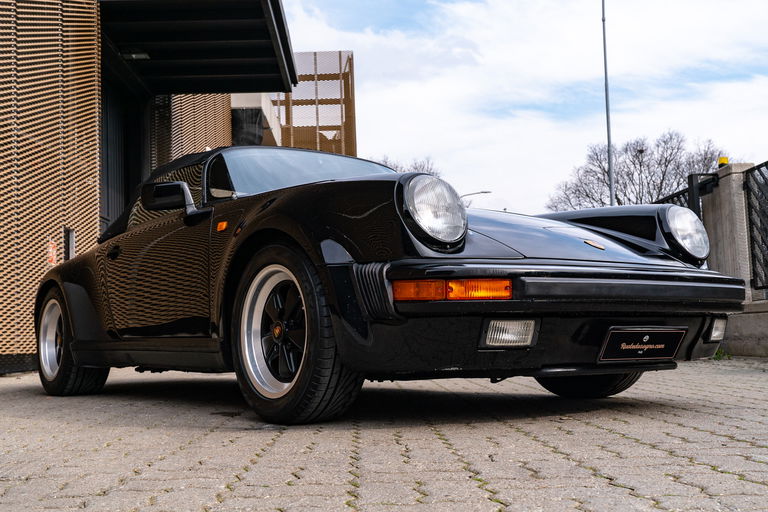 Porsche 911 Carrera 3.2 Speedster (US)