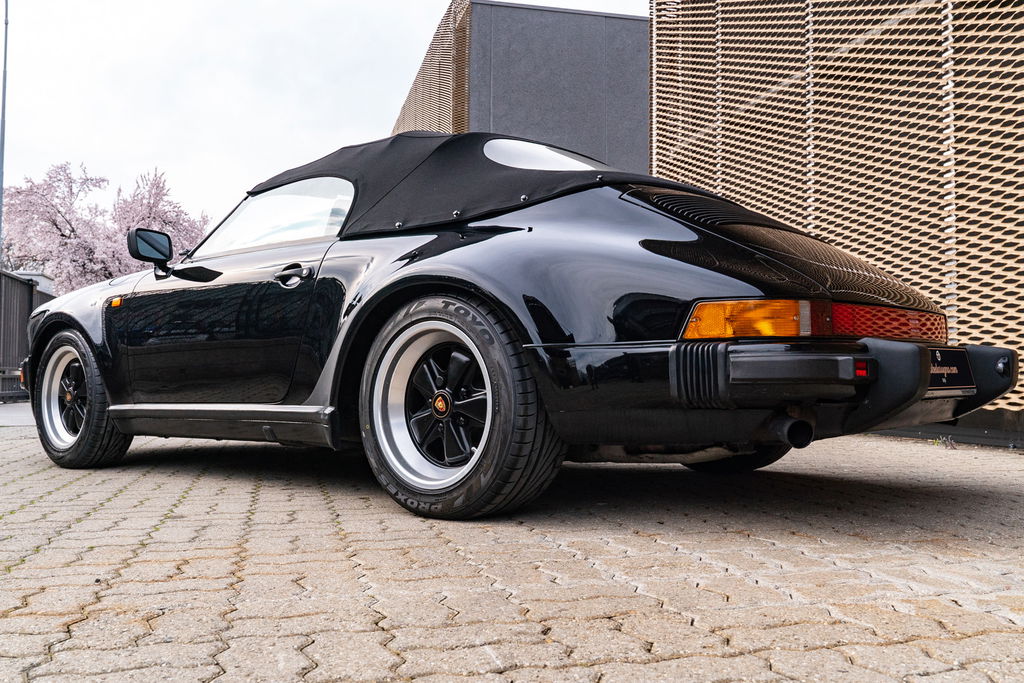 Porsche 911 Carrera 3.2 Speedster (US)