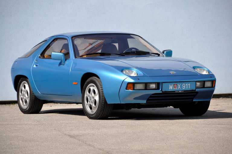 Porsche 928