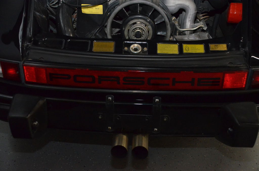 Porsche 911 Carrera 3.2 (US)