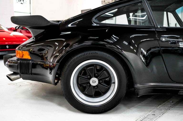 Porsche 911 Turbo 3.3 (US)