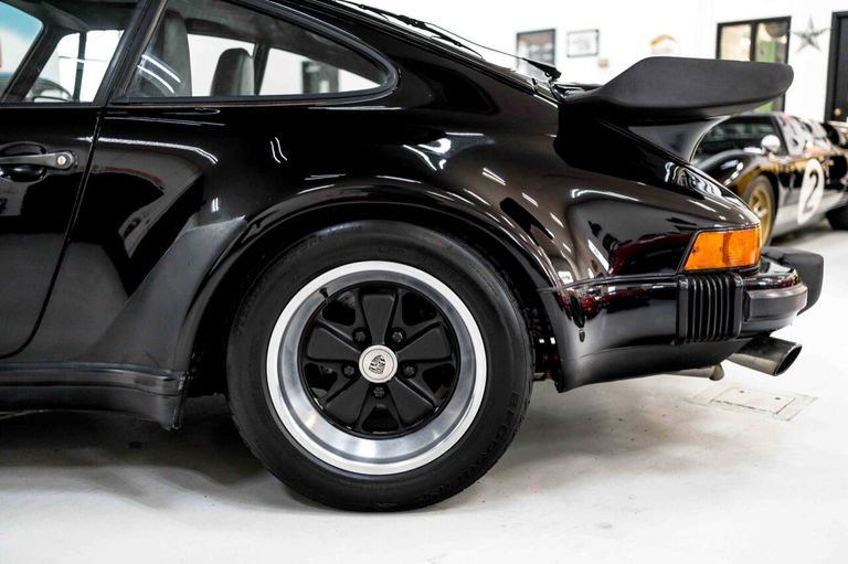 Porsche 911 Turbo 3.3 (US)