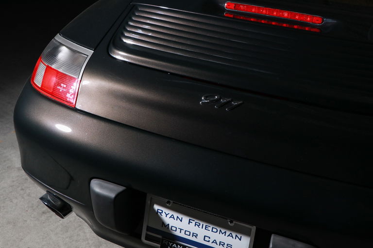 Porsche 996 Carrera 4 Millennium Edition