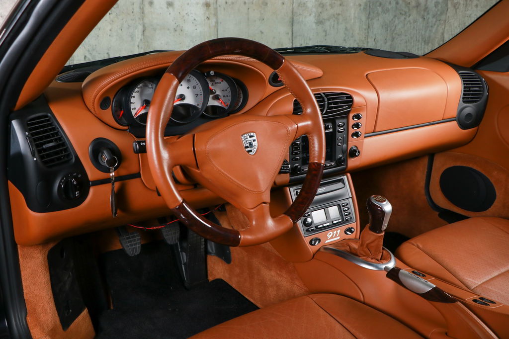 Porsche 996 Carrera 4 Millennium Edition