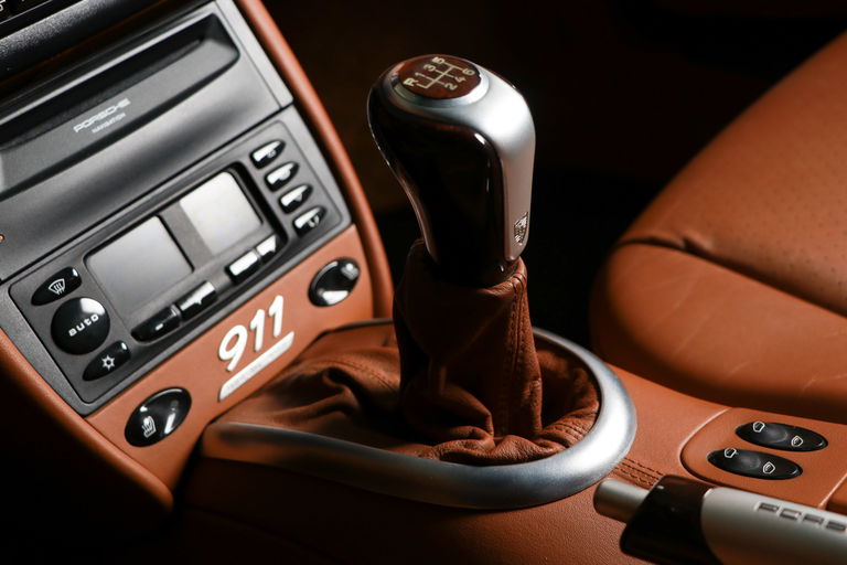 Porsche 996 Carrera 4 Millennium Edition