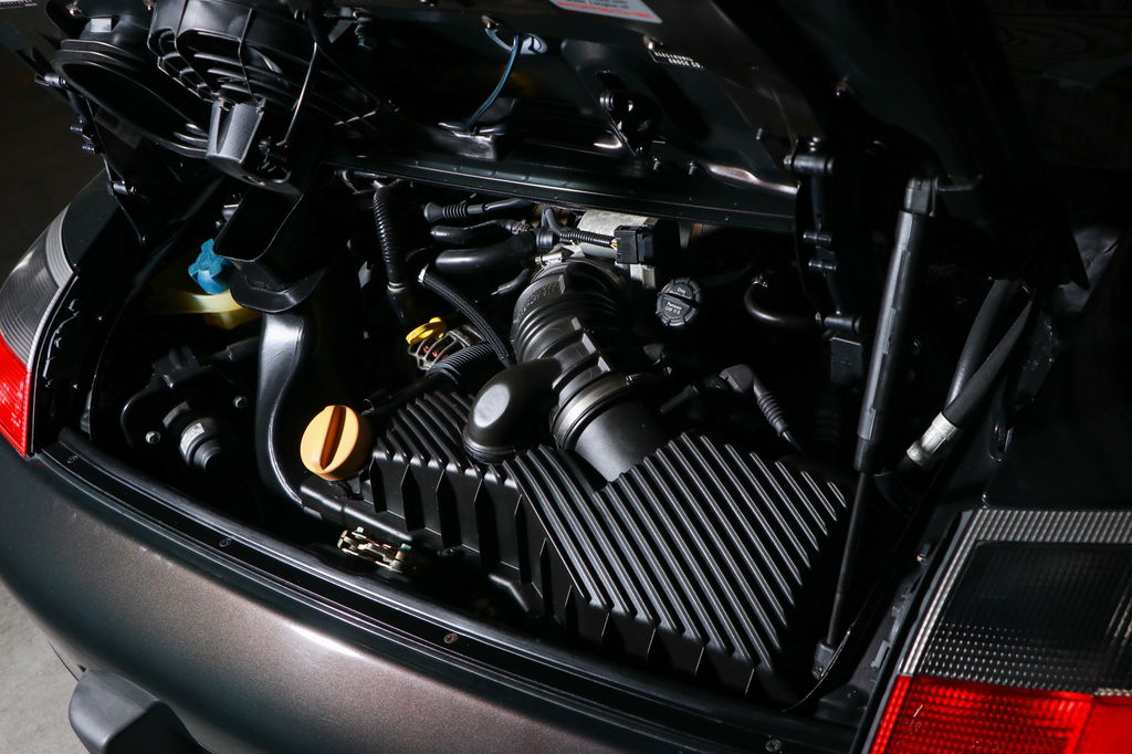 Porsche 996 Carrera 4 Millennium Edition