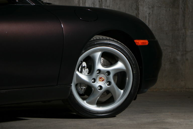 Porsche 996 Carrera 4 Millennium Edition