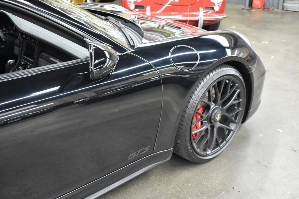 Porsche 991 Carrera 4 GTS