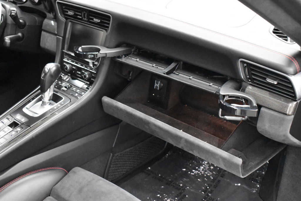 Porsche 991 Carrera 4 GTS