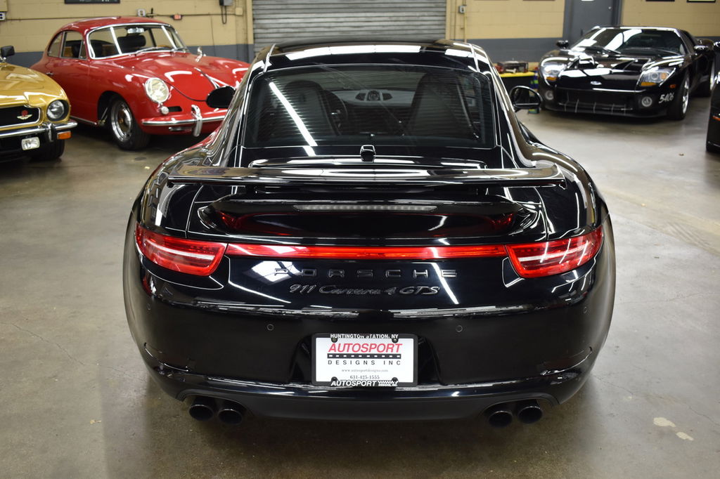 Porsche 991 Carrera 4 GTS