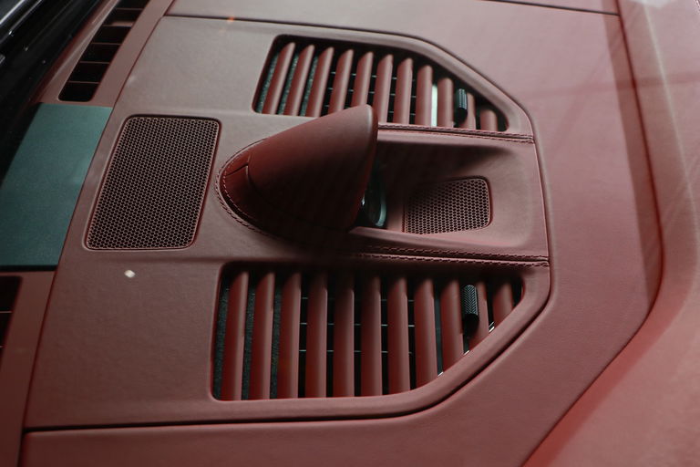 Porsche 992 Heritage Design Edition