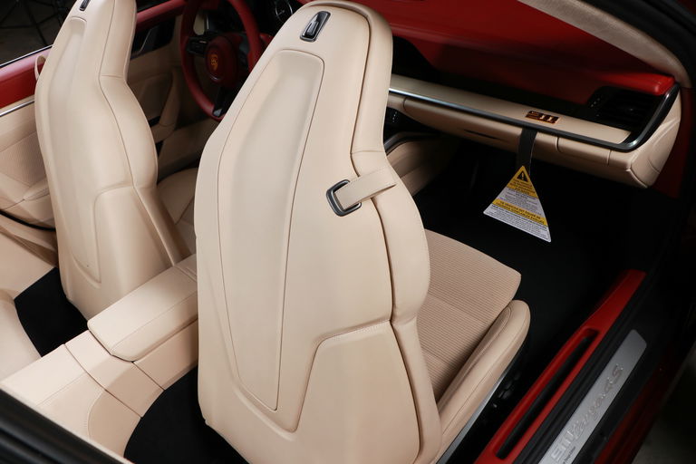 Porsche 992 Heritage Design Edition