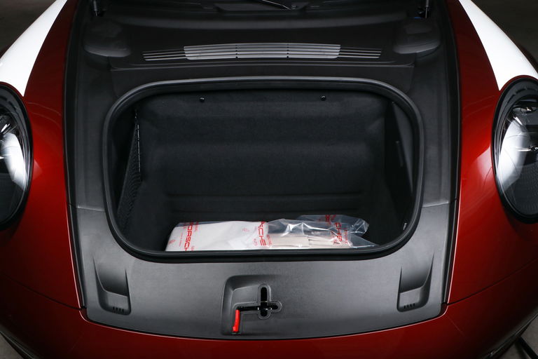 Porsche 992 Heritage Design Edition