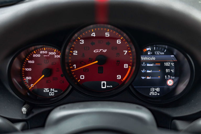 Porsche 718 Cayman GT4