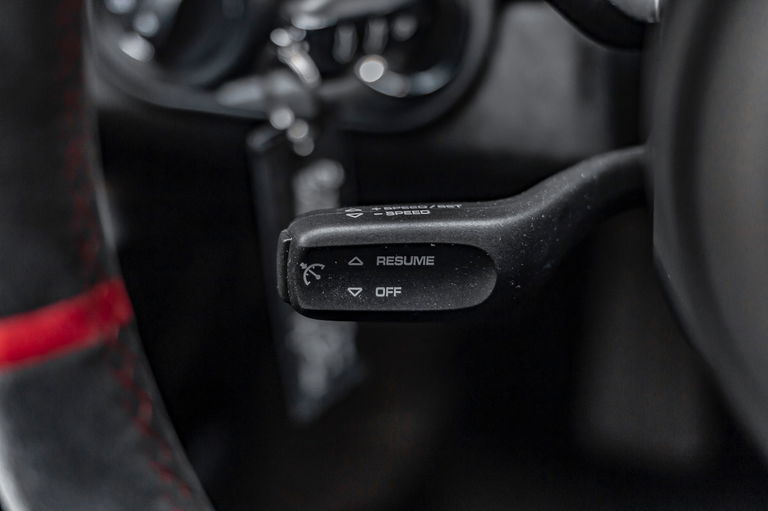 Porsche 718 Cayman GT4