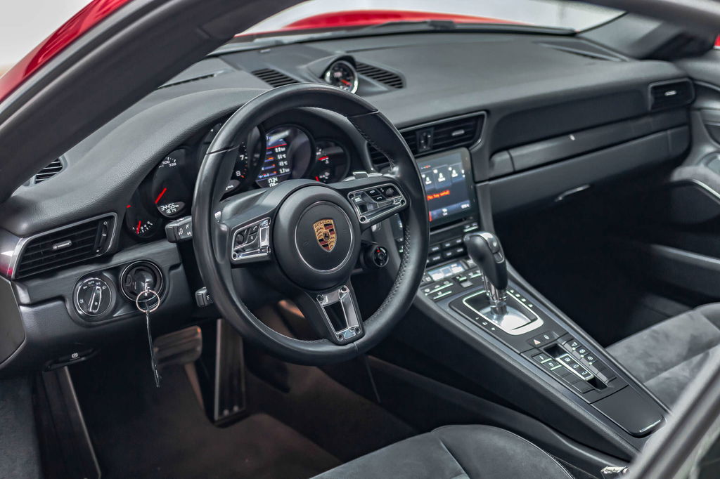 Porsche 991.2 Carrera GTS