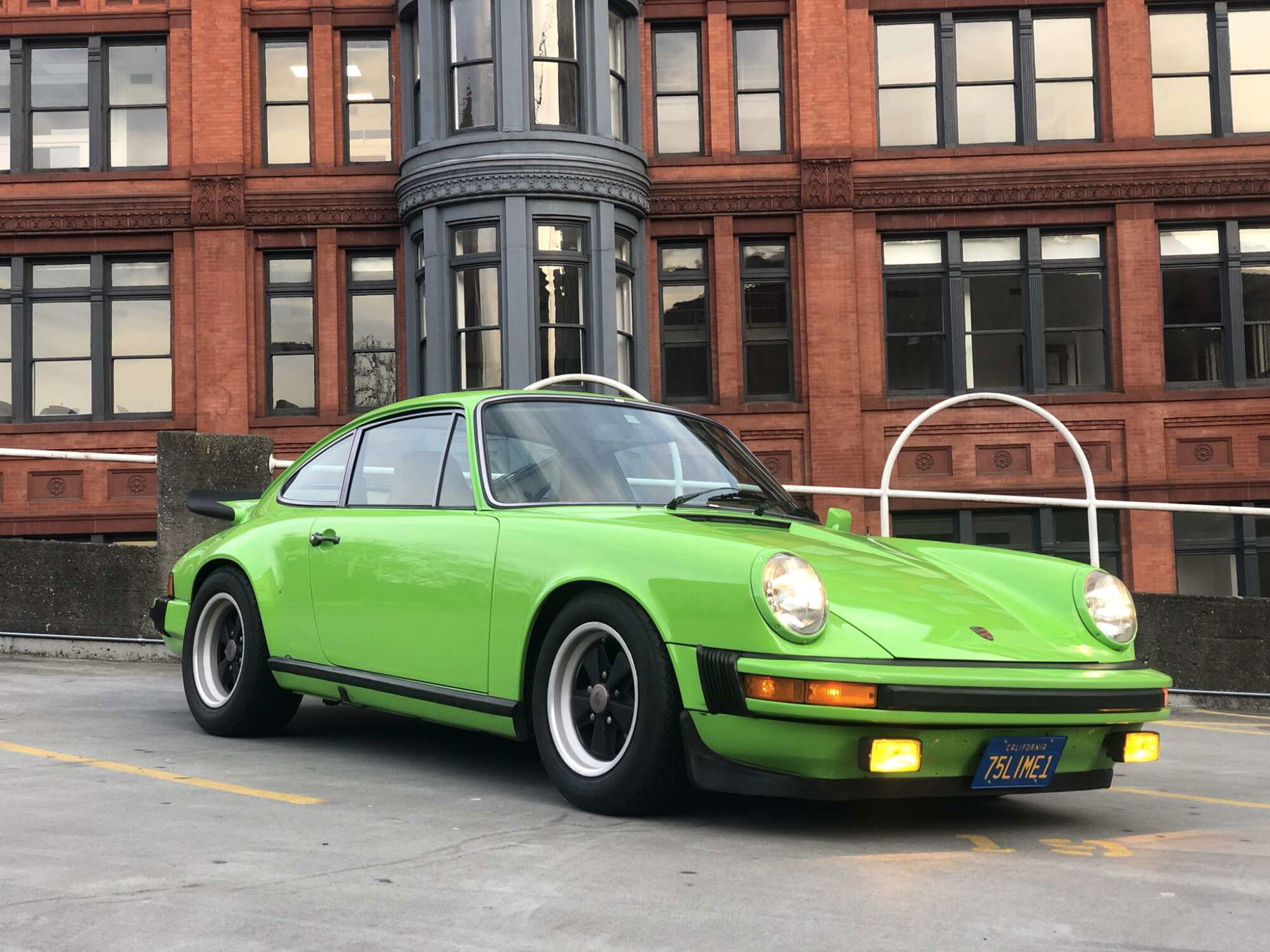 Porsche 911 Carrera