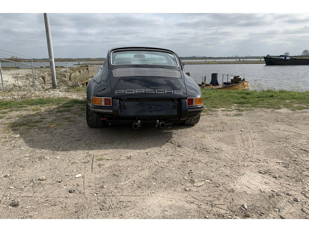 Porsche 911 Backdate