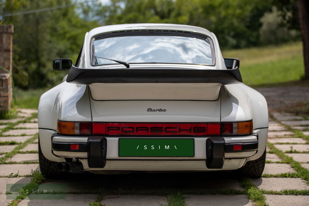 Porsche 911 Turbo 3.3