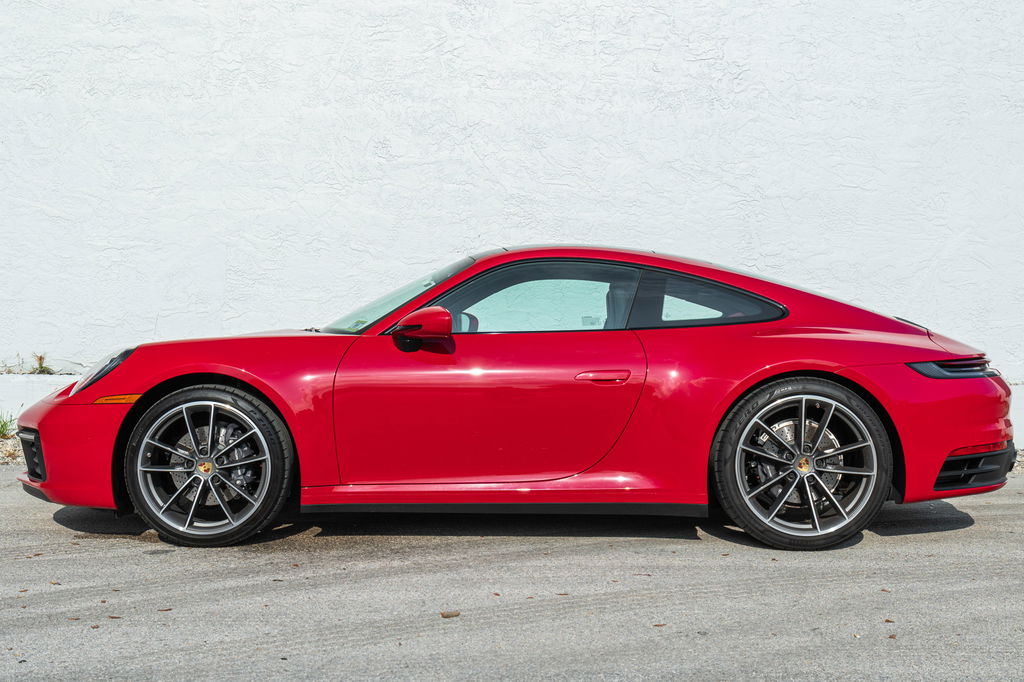 Porsche 992 Carrera