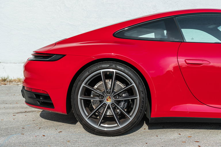 Porsche 992 Carrera