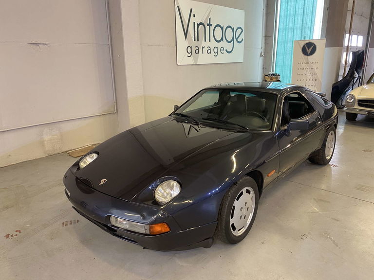 Porsche 928 S4