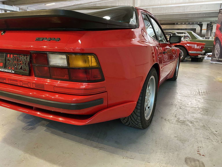 Porsche 944 Coupé