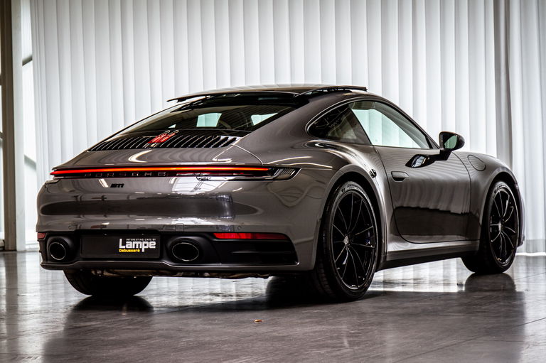 Porsche 992 Carrera