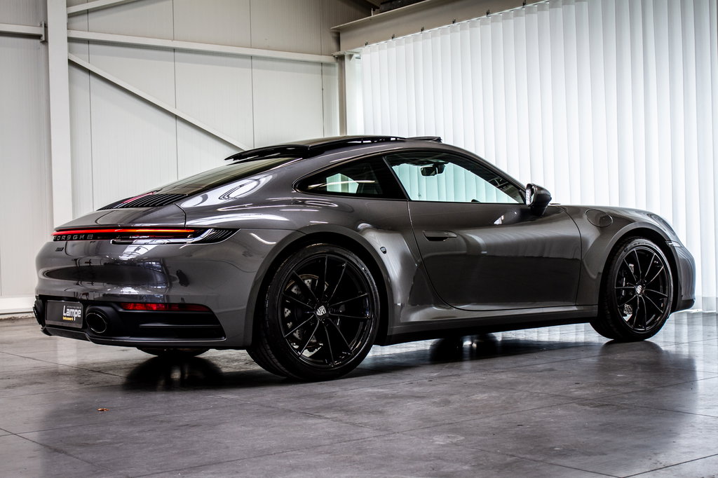 Porsche 992 Carrera