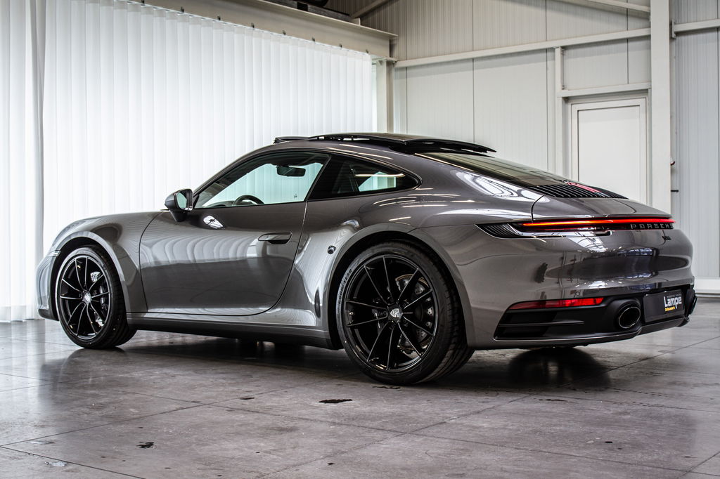 Porsche 992 Carrera