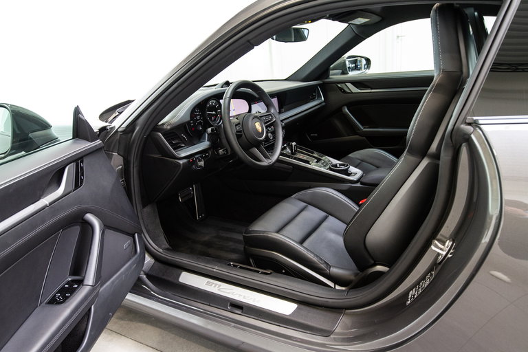 Porsche 992 Carrera