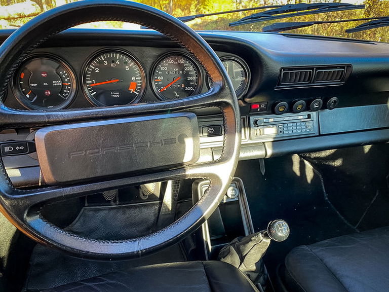 Porsche 911 Carrera 3.2