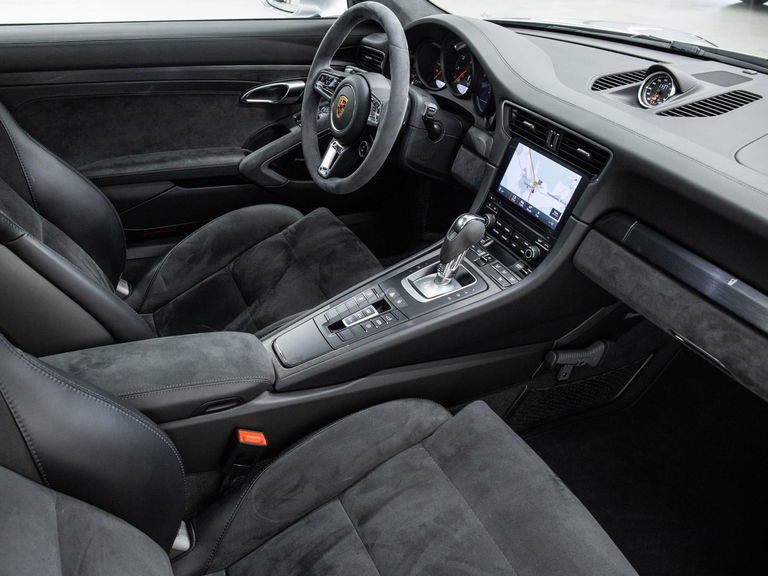 Porsche 991.2 Carrera 4 GTS