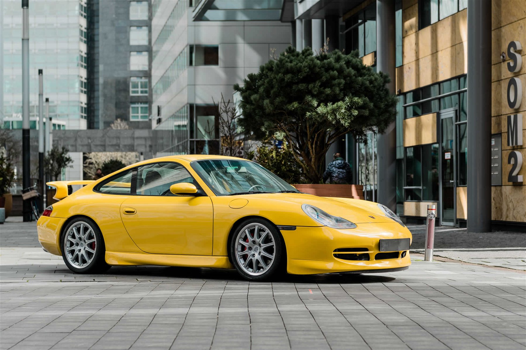 Porsche-911-996-GT3-yellow-for-sale13.jp
