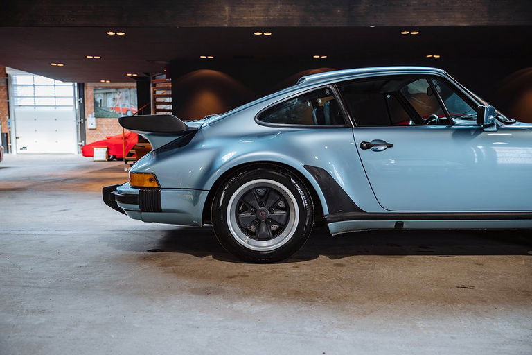 Porsche 911 Turbo 3.3