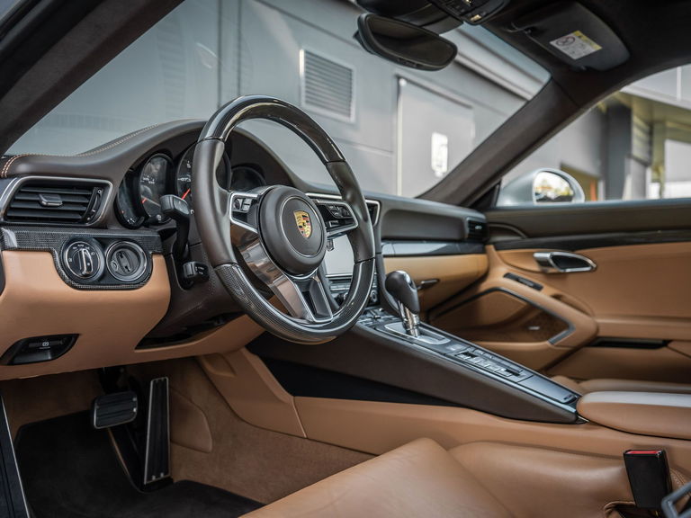 Porsche 991 Carrera GTS