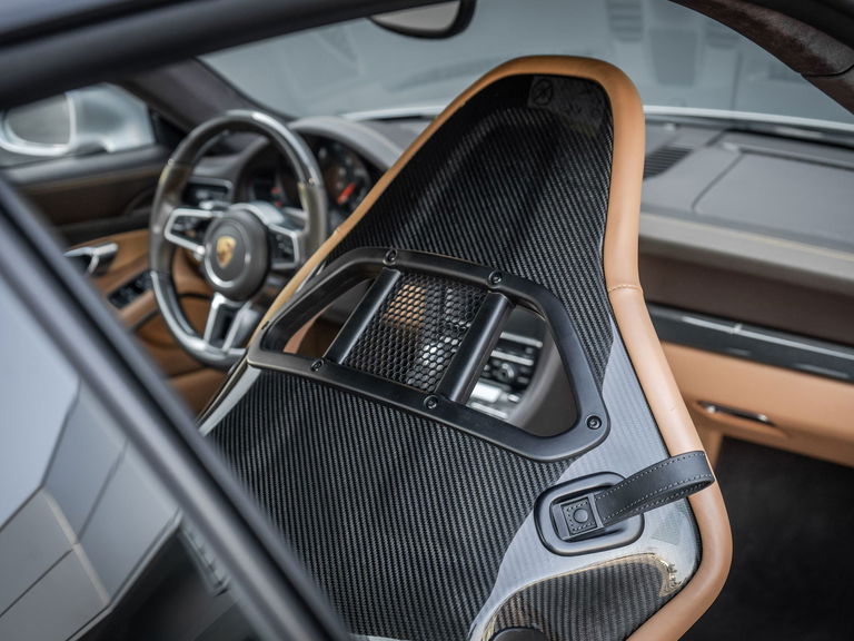 Porsche 991 Carrera GTS