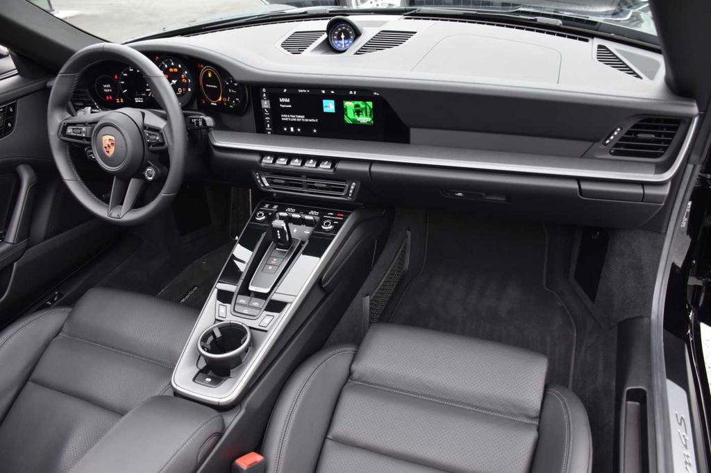 Porsche 992 Carrera 4S