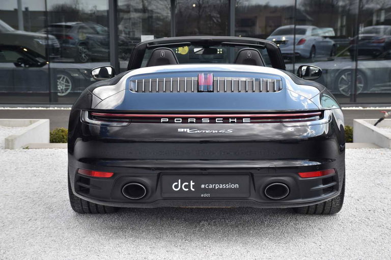 Porsche 992 Carrera 4S