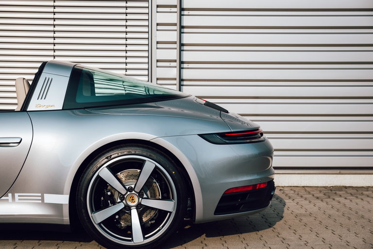 Porsche 992 Heritage Design Edition