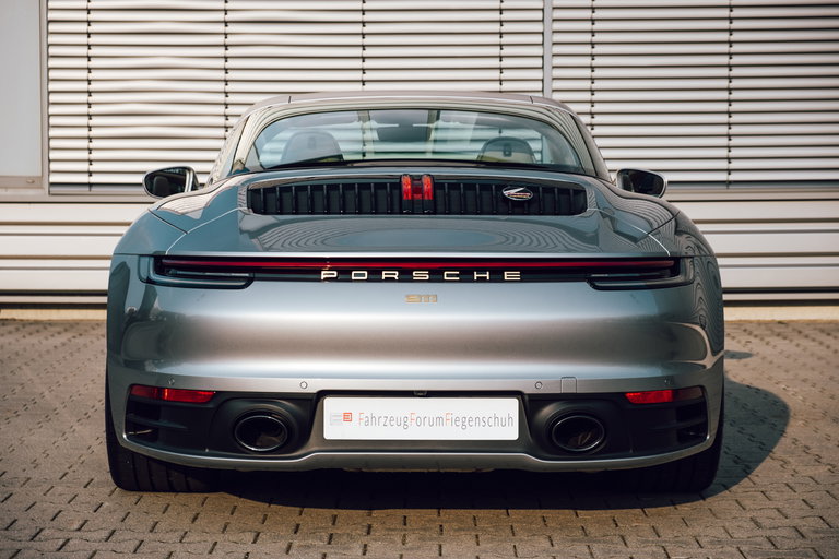Porsche 992 Heritage Design Edition
