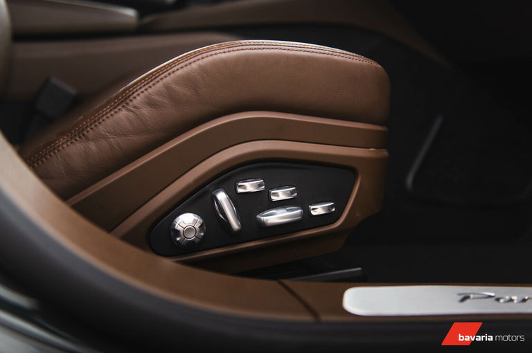 Porsche Panamera 4 E-Hybrid