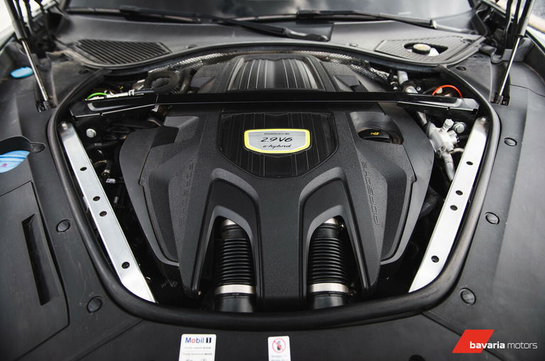 Porsche Panamera 4 E-Hybrid