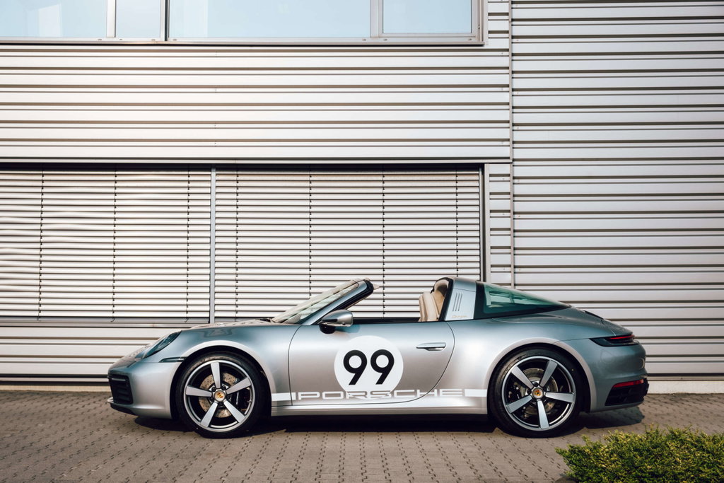 Porsche 992 Heritage Design Edition