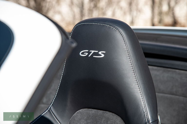 Porsche 991 Carrera 4 GTS