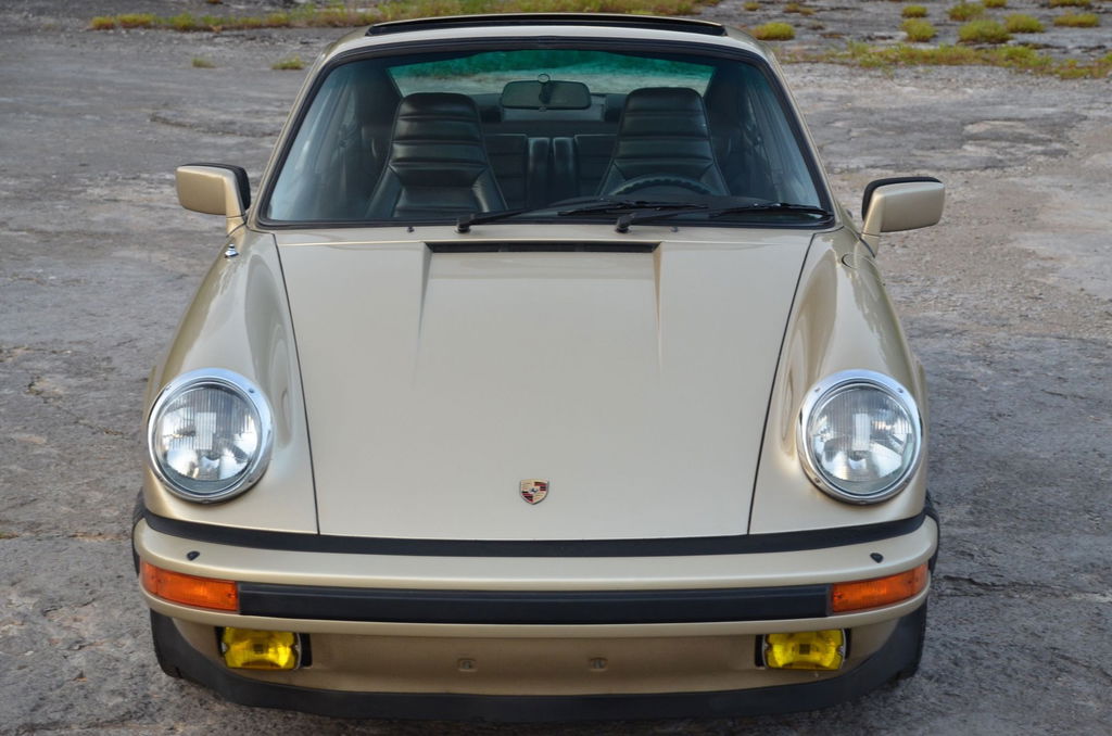 Porsche 911 Carrera 3.2 (US)