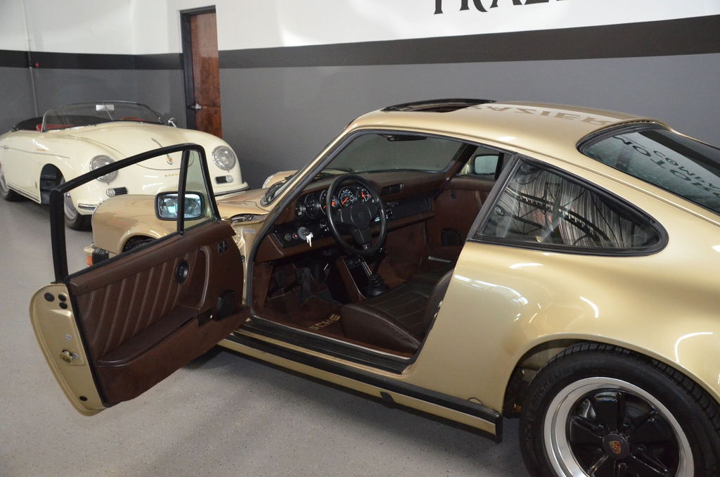 Porsche 911 Carrera 3.2 (US)